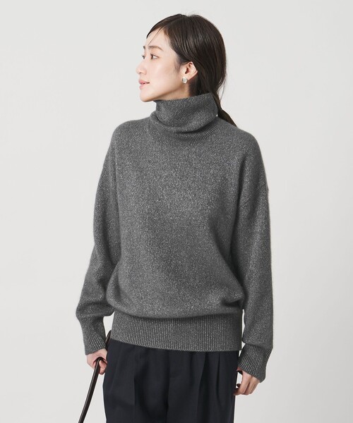 UNITED ARROWS（ユナイテッドアローズ）の「フォックス ウール ラメ タートルネック ニット（ニット/セーター・レディース・オフホワイト/ライトグレー/ダークグレー・FREE）」の15枚目の写真