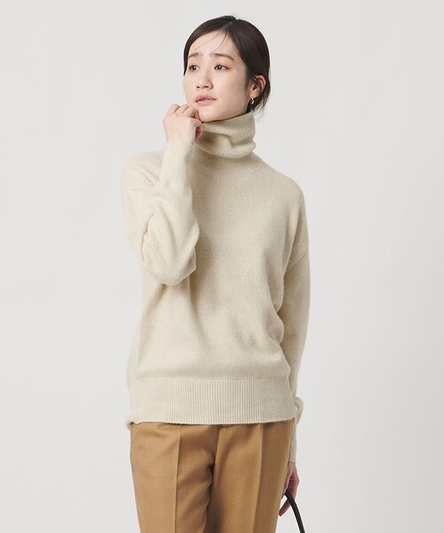 UNITED ARROWS（ユナイテッドアローズ）の「フォックス ウール ラメ タートルネック ニット（ニット/セーター・レディース・オフホワイト/ライトグレー/ダークグレー・FREE）」の17枚目の写真