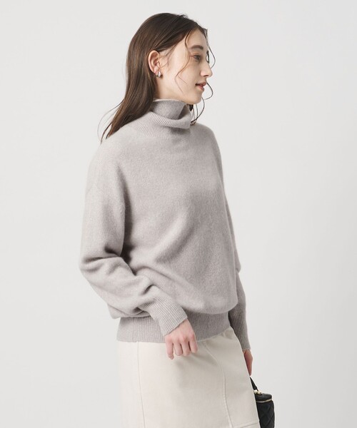 UNITED ARROWS（ユナイテッドアローズ）の「フォックス ウール ラメ タートルネック ニット（ニット/セーター・レディース・オフホワイト/ライトグレー/ダークグレー・FREE）」の19枚目の写真