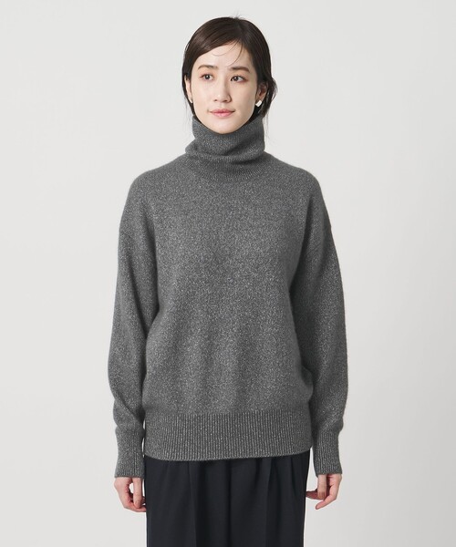 UNITED ARROWS（ユナイテッドアローズ）の「フォックス ウール ラメ タートルネック ニット（ニット/セーター・レディース・オフホワイト/ライトグレー/ダークグレー・FREE）」の22枚目の写真