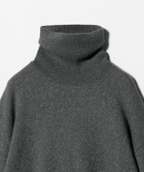 UNITED ARROWS（ユナイテッドアローズ）の「フォックス ウール ラメ タートルネック ニット（ニット/セーター・レディース・オフホワイト/ライトグレー/ダークグレー・FREE）」の8枚目の写真