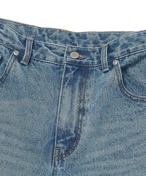 WKNDRS(ウィーキャンドース)の「FLORAL DENIM PANTS (L.DENIM)(デニムパンツ・レディース・その他・MEDIUM)」の3枚目の写真