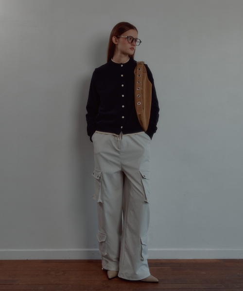 LETERIE（レテリー）の「STUD POCKET JOGGER PANTS_LIGHT BEIGE（その他パンツ・レディース・オートミール・FREE）」の2枚目の写真