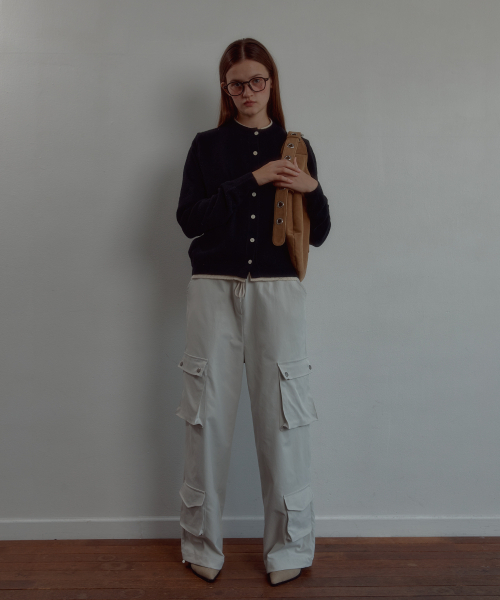 LETERIE（レテリー）の「STUD POCKET JOGGER PANTS_LIGHT BEIGE（その他パンツ・レディース・オートミール・FREE）」の3枚目の写真