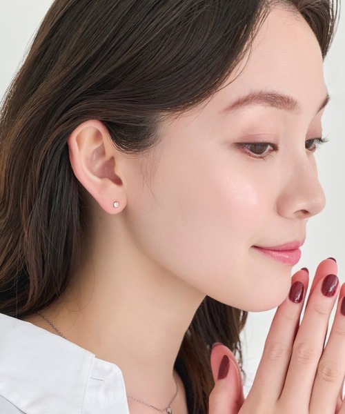 Phoebe(フィービィー)の「【金属アレルギー対応】一粒ピアス/サージカルステンレス/ユニセックス(ピアス(両耳用)・レディース・クリア/イエローゴールド・FREE)」の6枚目の写真