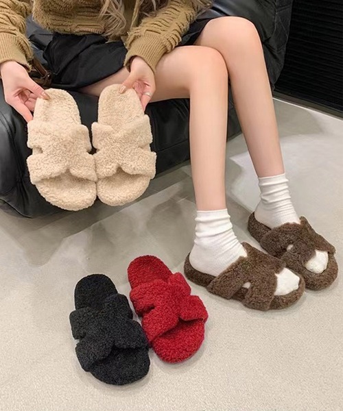 LOWO(ロワ)の「ボア フラットサンダル 秋 冬(サンダル・レディース・ベージュ/ブラウン/レッド/ブラック・36/37/38/39/40)」の5枚目の写真