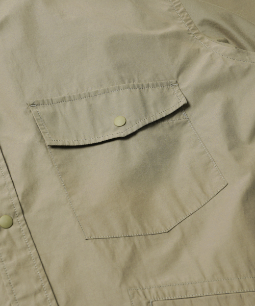 FRIZMWORKS(フリズムワークス)の「NYCO HALF COACH JACKET _ BEIGE(ナイロンジャケット・メンズ・その他・MEDIUM/LARGE/X-LARGE)」の5枚目の写真