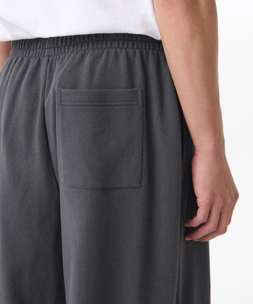 MUSINSA STANDARD（ムシンサスタンダード）の「パラシュートスウェットパンツ[ダークグレー]（スウェットパンツ・メンズ・その他・MEDIUM/LARGE/X-LARGE/XX-LARGE/SMALL）」の4枚目の写真