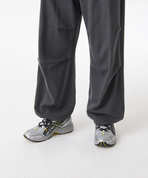 MUSINSA STANDARD（ムシンサスタンダード）の「パラシュートスウェットパンツ[ダークグレー]（スウェットパンツ・メンズ・その他・MEDIUM/LARGE/X-LARGE/XX-LARGE/SMALL）」の9枚目の写真