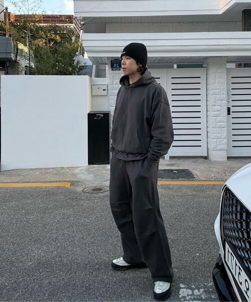 MUSINSA STANDARD（ムシンサスタンダード）の「パラシュートスウェットパンツ[ダークグレー]（スウェットパンツ・メンズ・その他・MEDIUM/LARGE/X-LARGE/XX-LARGE/SMALL）」の10枚目の写真