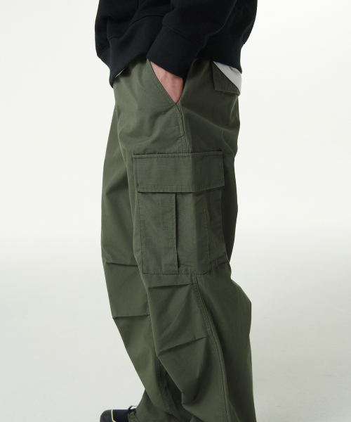 MUSINSA STANDARD（ムシンサスタンダード）の「リップストップパラシュートカーゴパンツ[セージグリーン]（その他パンツ・メンズ・その他・26/27/28/29/30/31/32/33/34/36/38/40/42）」の5枚目の写真