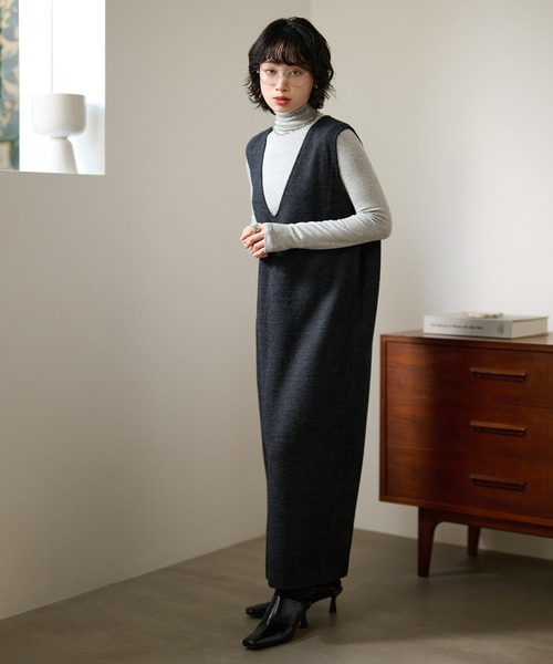 LAULEN（ローレン）の「wool blend deep neck sleeveless dress /ウールブレンドディープネックノースリーブワンピース（ジャンパースカート・レディース・ブラック/チャコールグレー/ワインレッド・FREE）」の4枚目の写真