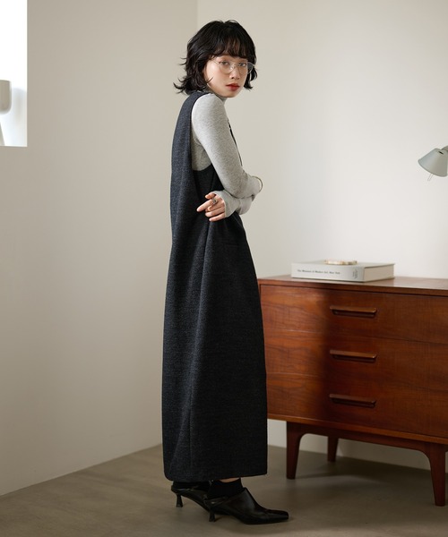LAULEN（ローレン）の「wool blend deep neck sleeveless dress /ウールブレンドディープネックノースリーブワンピース（ジャンパースカート・レディース・ブラック/チャコールグレー/ワインレッド・FREE）」の5枚目の写真