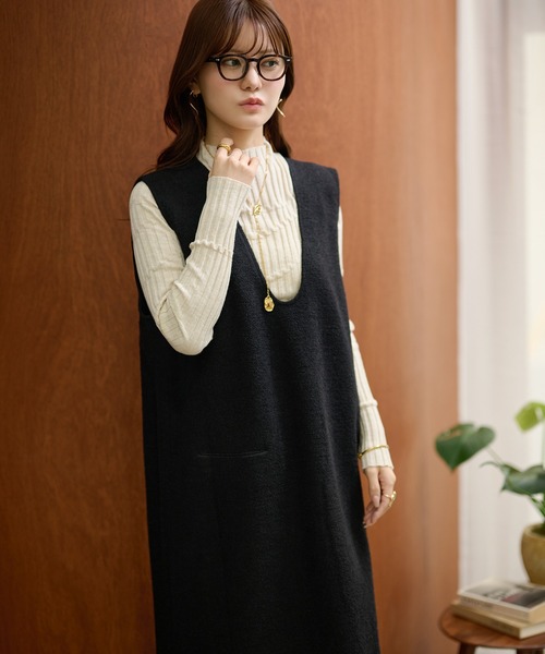 LAULEN（ローレン）の「wool blend deep neck sleeveless dress /ウールブレンドディープネックノースリーブワンピース（ジャンパースカート・レディース・ブラック/チャコールグレー/ワインレッド・FREE）」の21枚目の写真