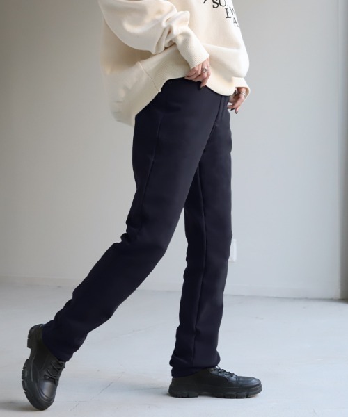 HUG.U(ハグユー)の「<選べる2丈> ウルトラ暖か 裏ボアレギンスパンツ(その他パンツ・レディース・ネイビー/カーキ/ブラック/ライトベージュ・L(トール丈)/XL(レギュラー丈)/M(レギュラー丈)/L(レギュラー丈)/XL(トール丈)/M(トール丈))」の5枚目の写真