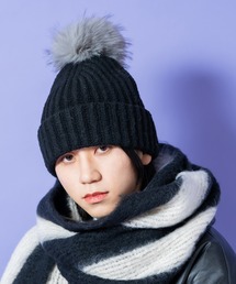 ボンボン」に該当するレディースのニットキャップ/ビーニー