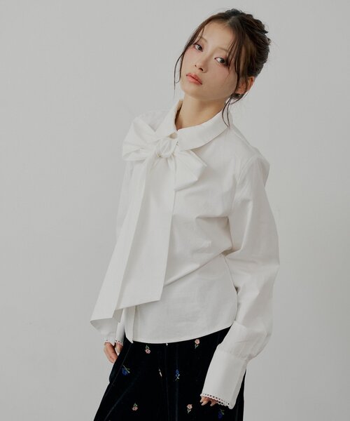 Chico（チコ）の「【SALON by Chico】リボン付きレースデザインシャツ（シャツ/ブラウス・レディース・ホワイト/ブルー/ブラウン系その他2・FREE）」の10枚目の写真