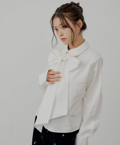 Chico（チコ）の「【SALON by Chico】リボン付きレースデザインシャツ（シャツ/ブラウス・レディース・ホワイト/ブルー/ブラウン系その他2・FREE）」の14枚目の写真