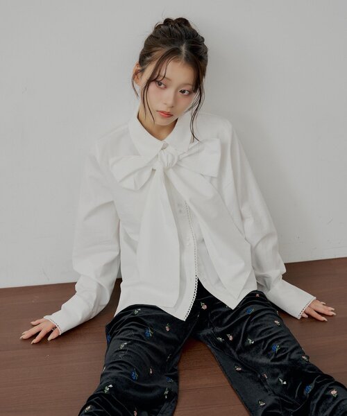 Chico（チコ）の「【SALON by Chico】リボン付きレースデザインシャツ（シャツ/ブラウス・レディース・ホワイト/ブルー/ブラウン系その他2・FREE）」の15枚目の写真