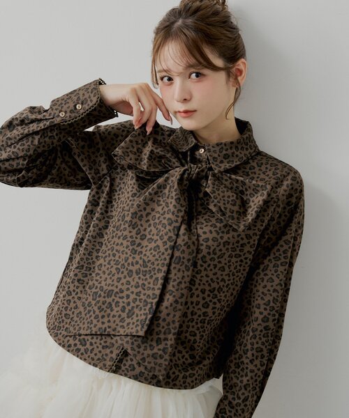 Chico（チコ）の「【SALON by Chico】リボン付きレースデザインシャツ（シャツ/ブラウス・レディース・ホワイト/ブルー/ブラウン系その他2・FREE）」の20枚目の写真