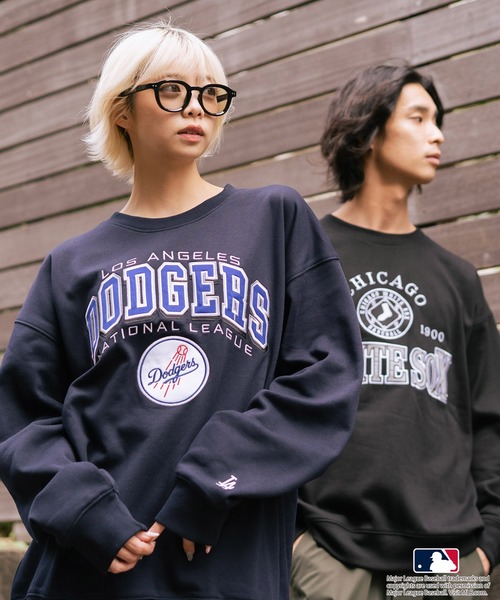 MLB(メジャーリーグベースボール)の「【MLB/メジャーリーグベースボール】 裏起毛 レトロロゴ クルーネックトレーナー スウェット(スウェット・メンズ・ネイビー/ブラック/杢グレー・LARGE/X-LARGE/MEDIUM)」の3枚目の写真