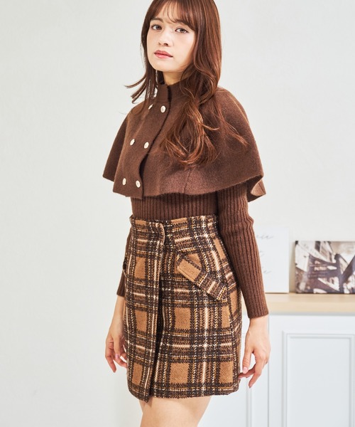 MISCH MASCH(ミッシュマッシュ)の「ZOZO限定 金ボタンケープ2wayニット(ニット/セーター・レディース・ブラウン/ホワイト・フリ-)」の5枚目の写真