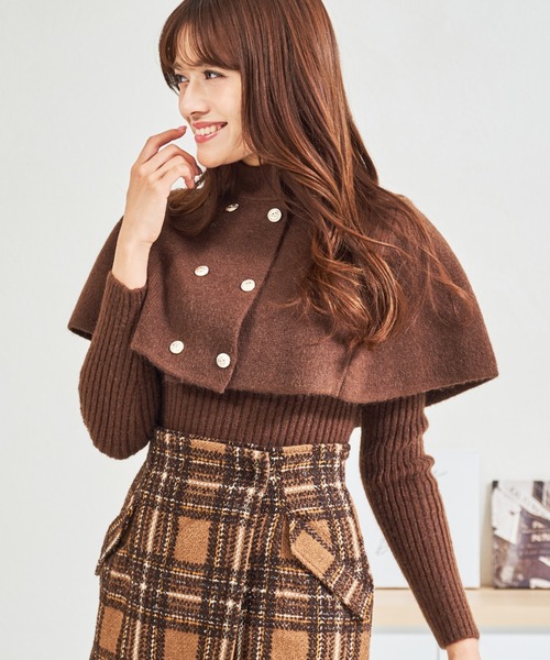 MISCH MASCH(ミッシュマッシュ)の「ZOZO限定 金ボタンケープ2wayニット(ニット/セーター・レディース・ブラウン/ホワイト・フリ-)」の3枚目の写真