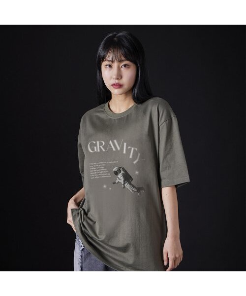 ASTRAL PROJECTION（アストラルプロジェクション）の「[オーバーサイズ]アストロナウト 13番手綿ラウンドネック半袖Tシャツ_カーキ（Tシャツ/カットソー・メンズ・その他・XX-LARGE/LARGE/MEDIUM/X-LARGE）」の2枚目の写真