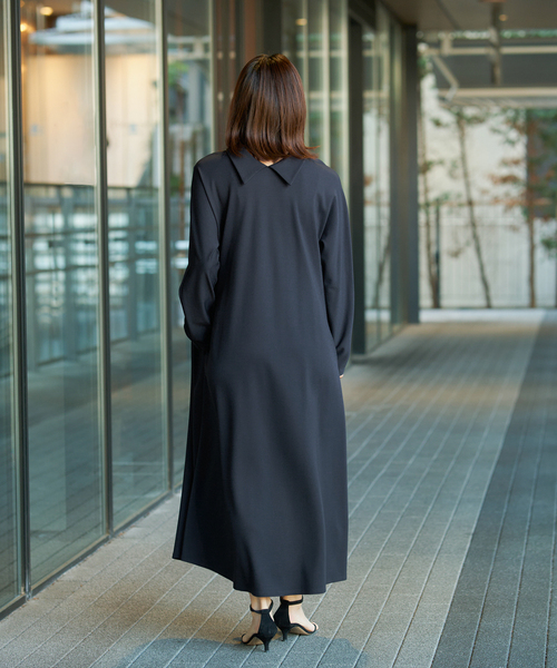VERMEIL par iena（ヴェルメイユパーイエナ）の「《追加》2WAYロールカラーワンピース（ワンピース・レディース・ネイビー/ブラック・38/36）」の13枚目の写真