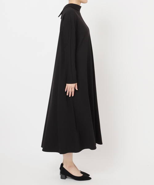 VERMEIL par iena（ヴェルメイユパーイエナ）の「《追加》2WAYロールカラーワンピース（ワンピース・レディース・ネイビー/ブラック・38/36）」の20枚目の写真