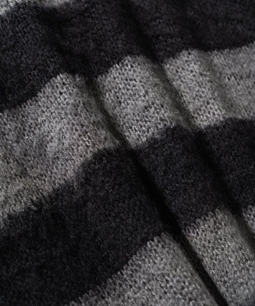 VASTIC(バスティック)の「ブラシストライプニット_ブラック/チャコール(ニット/セーター・メンズ・その他・MEDIUM/LARGE)」の6枚目の写真