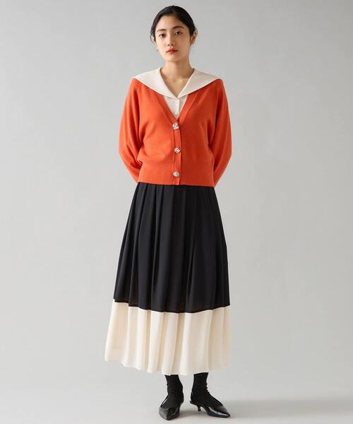 Tiara(ティアラ)の「ビジューボタンカーディガン(ニット/セーター・レディース・ホワイト/オレンジ/ブラック・FREE)」の7枚目の写真