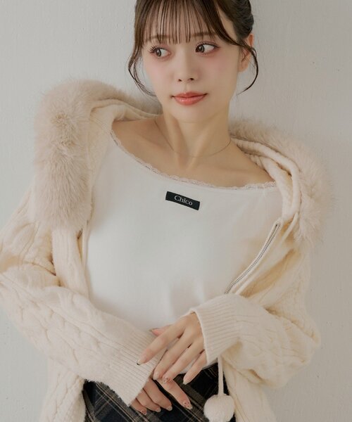 Chico(チコ)の「カップ付きレースコンパクトトップス(Tシャツ/カットソー・レディース・グレー/ブラック/アイボリー/ピンク・MEDIUM/SMALL)」の2枚目の写真