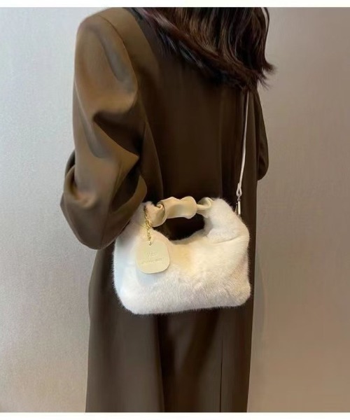 Ritzy(リッツィー)の「2way もこもこ ショルダーバック ハンドバッグ(ショルダーバッグ・レディース・ブラウン/ブラック/カーキ/グレー/ホワイト・FREE)」の2枚目の写真