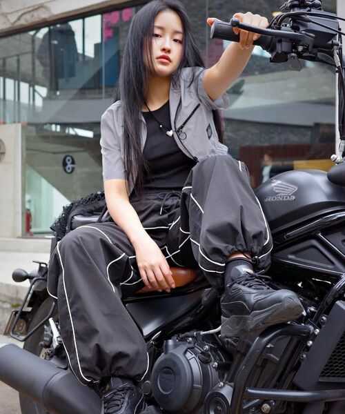 AEIAEIAE（エイエイエ）の「トラックパンツ[ブラック]（スウェットパンツ・レディース・その他・1/2）」の6枚目の写真