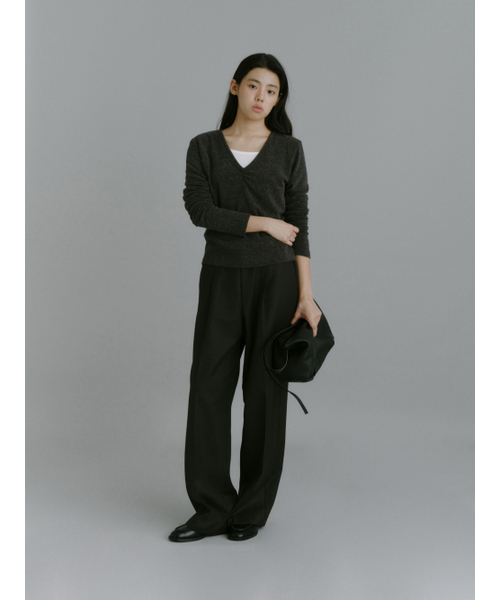 Yuje(ユジェ)の「LOUNA MIDDLE BAG (3color)(ショルダーバッグ・レディース・ブラック/ブラウン/Wine・FREE)」の11枚目の写真