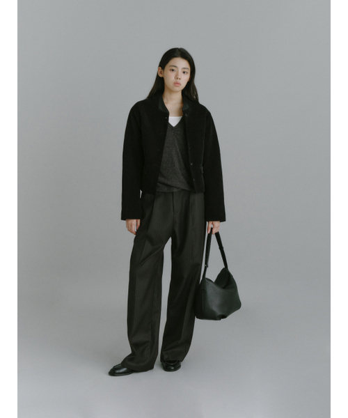 Yuje(ユジェ)の「LOUNA MIDDLE BAG (3color)(ショルダーバッグ・レディース・ブラック/ブラウン/Wine・FREE)」の13枚目の写真