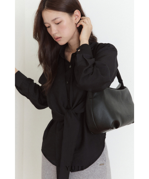 Yuje(ユジェ)の「LOUNA MIDDLE BAG (3color)(ショルダーバッグ・レディース・ブラック/ブラウン/Wine・FREE)」の21枚目の写真