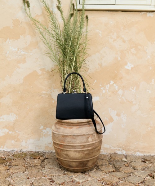 clor(クロル)の「FRAME BAG MEDIUM(ハンドバッグ・レディース・ブラック/ブラック系その他/レオパード・FREE)」の4枚目の写真