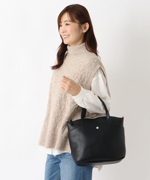 one'sterrace(ワンズテラス)の「Legato Largo 2WAY トートバッグ CURVE(トートバッグ・レディース・アイボリー系8/ベージュ系その他7/ブラック系8・99)」の16枚目の写真