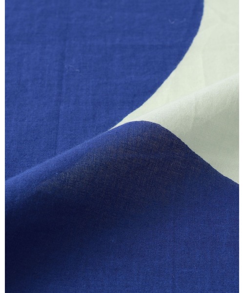 marimekko（マリメッコ）の「【kioski】 Astrilli Unikko / scarf（ストール/ショール・レディース・レッド/ブルー・FREE）」の7枚目の写真