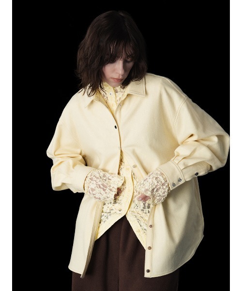 ELCHELE(エルチェレ)の「ASSORT BUTTON SAXONY SHIRT(シャツ/ブラウス・レディース・クリーム/ブラック・FREE)」の4枚目の写真