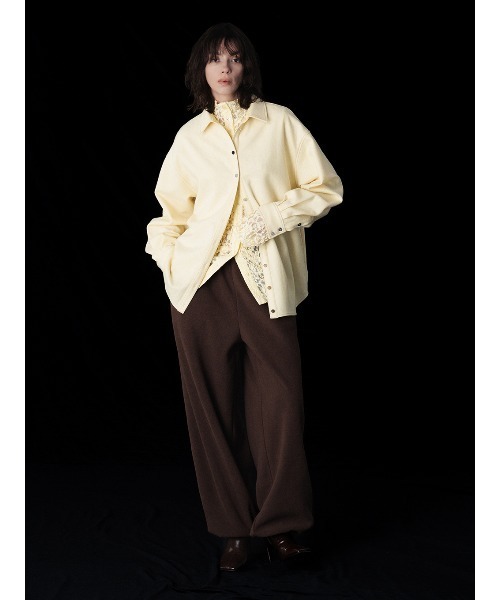 ELCHELE(エルチェレ)の「ASSORT BUTTON SAXONY SHIRT(シャツ/ブラウス・レディース・クリーム/ブラック・FREE)」の6枚目の写真