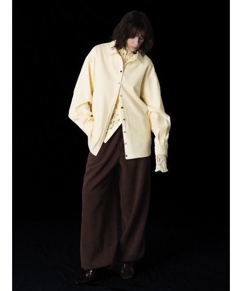 ELCHELE(エルチェレ)の「ASSORT BUTTON SAXONY SHIRT(シャツ/ブラウス・レディース・クリーム/ブラック・FREE)」の7枚目の写真