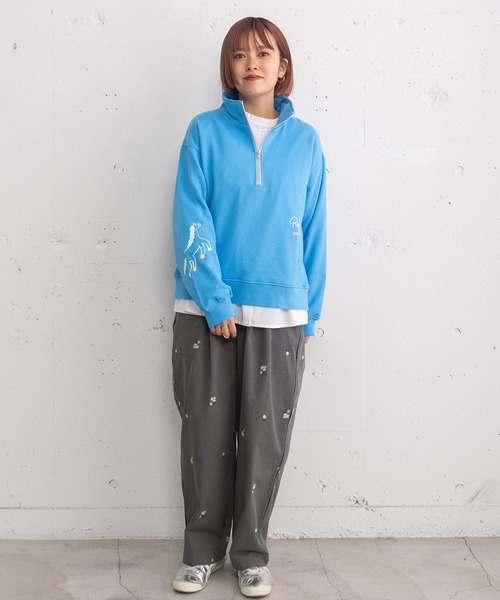 POU DOU DOU（プードゥドゥ）の「HORSE刺繍zipあき裏毛プルオーバー（スウェット・レディース・オートミール/ブルー/ネイビー・3）」の22枚目の写真