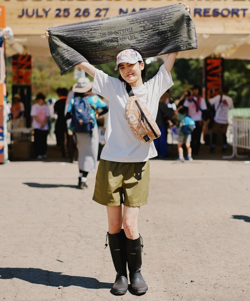 KiU（キウ）の「パッカブルレインブーツ -3RD-  収納袋付き（レインシューズ・レディース・ブラック・XX-LARGE/X-LARGE/LARGE/MEDIUM/SMALL）」の3枚目の写真