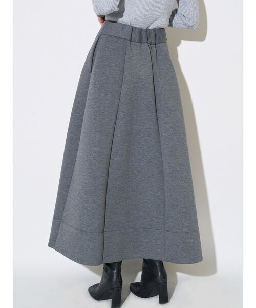 ELENDEEK（エレンディーク）の「ジャージータックフレアスカート（スカート・レディース・グレー/オフホワイト・01/02）」の3枚目の写真