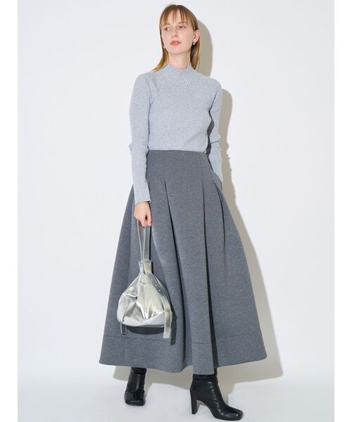 ELENDEEK（エレンディーク）の「ジャージータックフレアスカート（スカート・レディース・グレー/オフホワイト・01/02）」の4枚目の写真