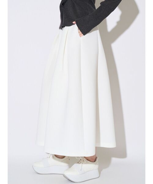 ELENDEEK（エレンディーク）の「ジャージータックフレアスカート（スカート・レディース・グレー/オフホワイト・01/02）」の10枚目の写真