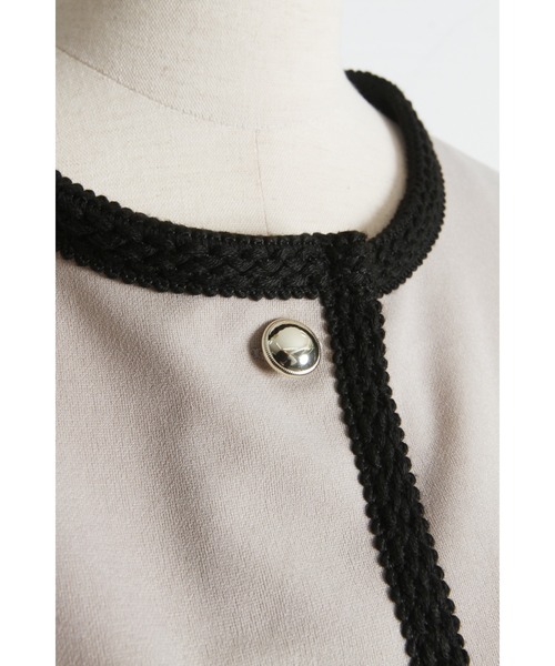 tocco closet(トッコ クローゼット)の「【ZOZO限定】コード刺繍カットジョーゼットライトジャケット ※セットアップ可能(ノーカラージャケット・レディース・グレイッシュベージュ/ブラック/チャコール・M)」の10枚目の写真